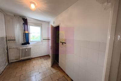 Drumul Taberei - Valea Ialomiței,  Apartament 3 camere în Bloc P+4 - 5