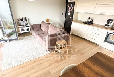 Apartament cu 3 camere semidecomandat, mobilat în Lipovei
