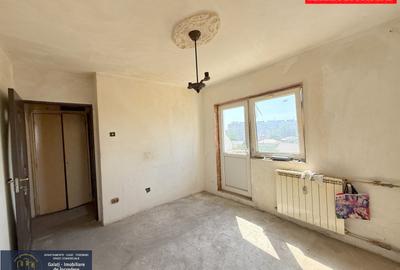 EXCLUSIVITATE | 3 Camere Micro 17 (Oltului/Școala 5), Bloc 1984 - 12