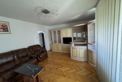 Apartament cu 3 camere decomandat, mobilat în Brâncoveanu