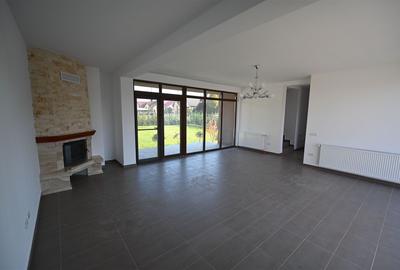 Casă / Vilă cu 4 camere de închiriat în zona Aradului - 16