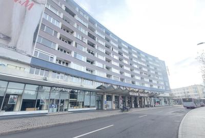Apartament cu 3 camere semidecomandat în Central