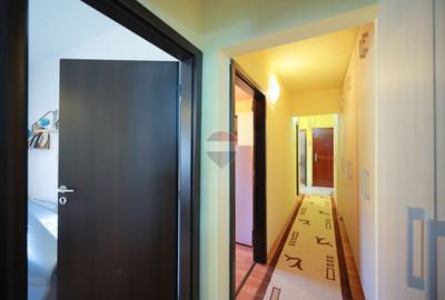 De vânzare apartament cu 3 camere , pe Strada Sovata - Oradea - 5