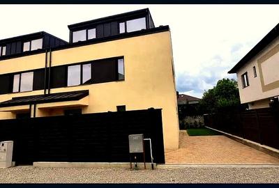 Duplex cu 5 camere în Central
