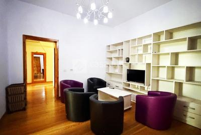 Apartament cu 3 camere decomandat, mobilat în Central