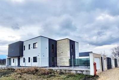 Vila impozanta, aspect deosebit, configuratie tip duplex, view, Brasov - 13