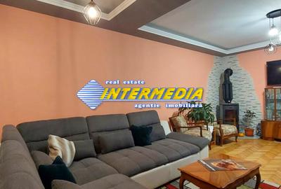 Casă individuală cu 5 camere în Central