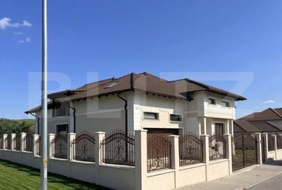 Casă individuală cu 9 camere în Ciugud