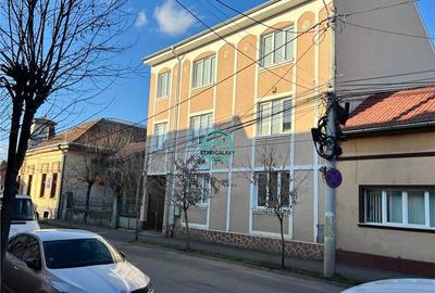 Birou, de 225 mp, în Central