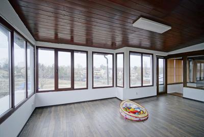 👉 Vilă spectaculoasă pe lac – Ghermănești | 552 mp | Terasă, ponton, - 45