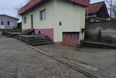 Casă individuală cu 2 camere în 1 Mai