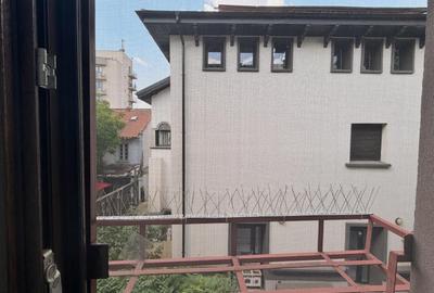 Apartament in vila - Casa interbelica - retrasa de la strada - 18