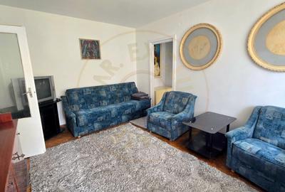 Apartament cu 2 camere semidecomandat, mobilat în Central