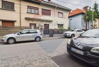 Vila generoasa cu 5 camere si curte, de vanzare in zona 13 Septembrie - 25