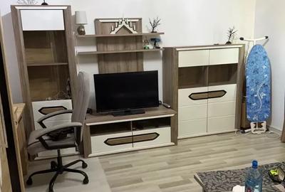 Apartament cu 2 camere decomandat, mobilat în Păcii