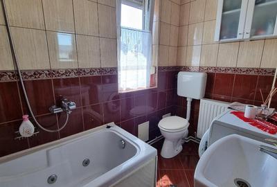 Etajul unei case- Apartament cu garaj si curte proprie - 8
