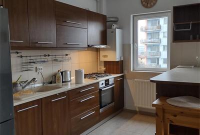 Apartament cu 4 camere decomandat în Central