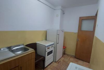 2 camere Negru Vodă / Spitalul Militar , Decomandat / finisaje clasice - 12