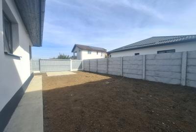 Casa 3 camere/Țegheș/ Individuala la Cheie - 10