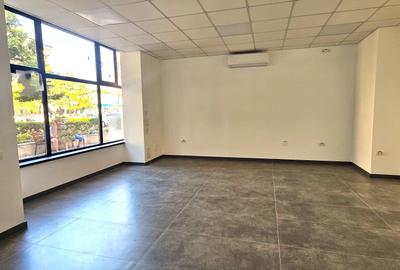 Spatiu comercial modernizat 98mp. 10ml.vitrina, Poarta 6 - 9