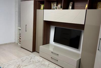 Apartament cu 2 camere decomandat, mobilat în Sud