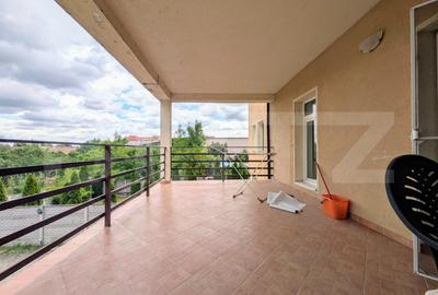Apartament cu 12 camere decomandat, mobilat în Steaua