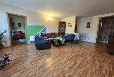 Casă individuală cu 8 camere în Aradului