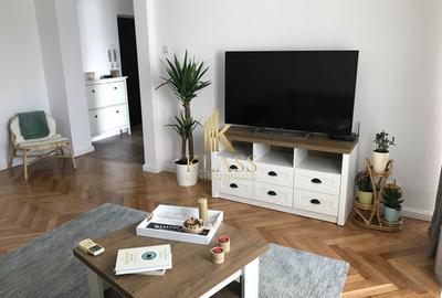 Apartament cu 2 camere, mobilat în Unirii