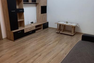 Apartament cu 2 camere semidecomandat în Șagului