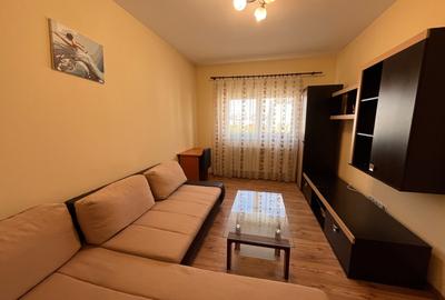 Apartament cu 2 camere decomandat în Piața Cluj