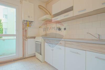 Apartament 2 cam de închiriat Zona Griviței Mobilat și utilat etaj 1 - 18