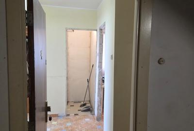 Apartament cu 3 camere decomandat în Drumul Taberei