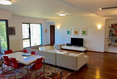 Apartament cu 3 camere decomandat, mobilat în Băneasa