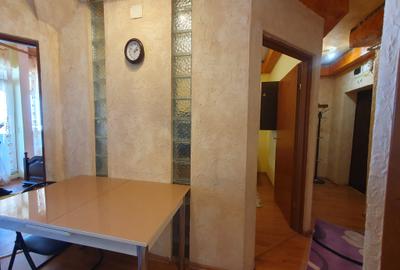 Apartament cu 2 camere decomandat, mobilat în UTA