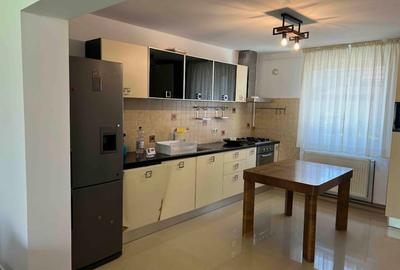 Duplex 4 camere | Garaj | Terasă acoperită 35 mp | Curte 246 mp | Str. Someșului - 10