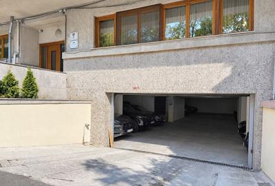 Apartament cu 4 camere decomandat în Aviatorilor
