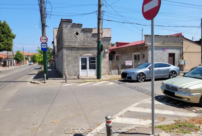 Exclusivitate -Str. Frunzelor  nr. 117, teren 173 mp situat pe colt, casa 135mpc - 3