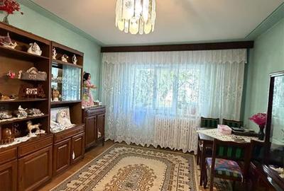 Apartament cu 2 camere decomandat în Nicolina