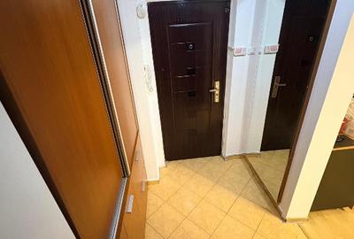 Inchiriez apartament pretabil birou - 12
