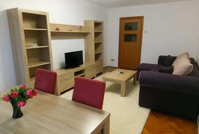 Apartament cu 3 camere decomandat, mobilat în Victoriei