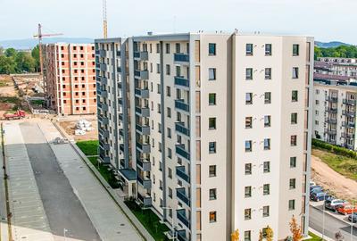Apartament cu 2 camere decomandat în Tractorul