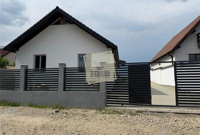 Casa individuala 4 camere 2 bai teren 500 mp la 8 km de Sibiu - 1