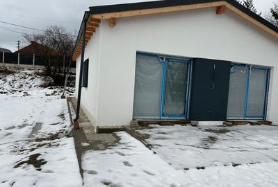 Casă modernă, parter, la cheie – în inima Tărlungenilor • Teren 511 mp - 16