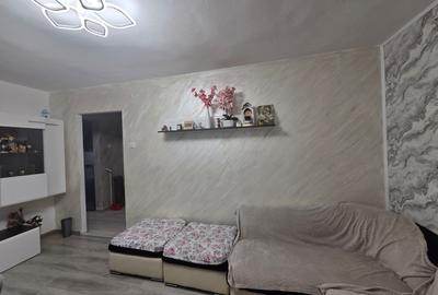 Apartament de inchiriat, 3 camere, decomandat, 52 mp, Mircea cel Batran - 1