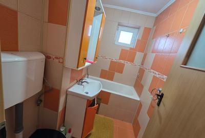 Inchiriez apartament 2 camere zona Miorita Deva - 7