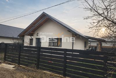 Casă modernă de vânzare | Zona LUNCA CETATUII | 3 camere, decomandat - 2
