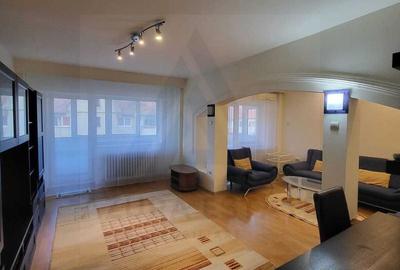 Apartament renovat 3 camere 2 bai 85 mp utili in zona Centrala - 1