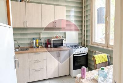 Apartament cu 2 camere de vânzare în zona 1 Mai - 3