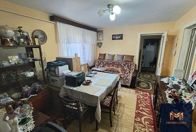 Apartament cu 3 camere semidecomandat în Central