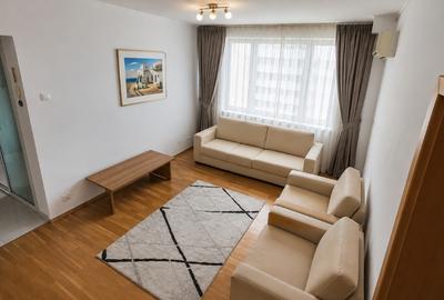 Apartament cu 3 camere semidecomandat în Iancului
